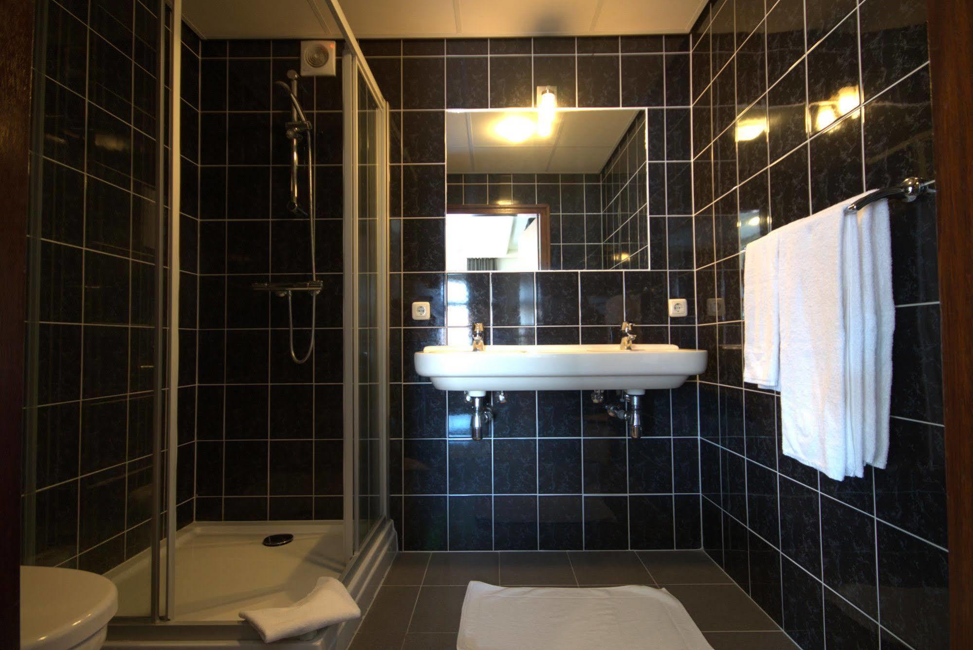 וינסחוטן Hotel Restaurant Victoria מראה חיצוני תמונה
